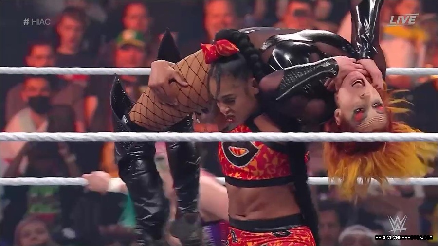 WWE_Hell_In_A_Cell_2022_720p_WEB_h264-HEEL_mp4_001380387.jpg