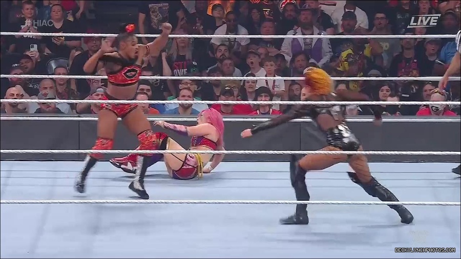 WWE_Hell_In_A_Cell_2022_720p_WEB_h264-HEEL_mp4_001386387.jpg