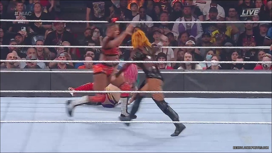 WWE_Hell_In_A_Cell_2022_720p_WEB_h264-HEEL_mp4_001386787.jpg