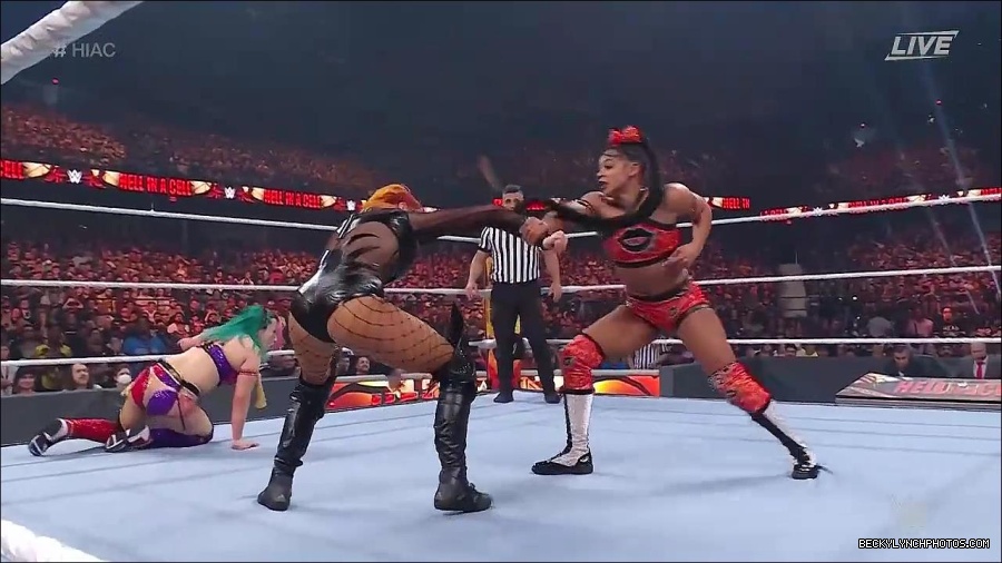 WWE_Hell_In_A_Cell_2022_720p_WEB_h264-HEEL_mp4_001387587.jpg