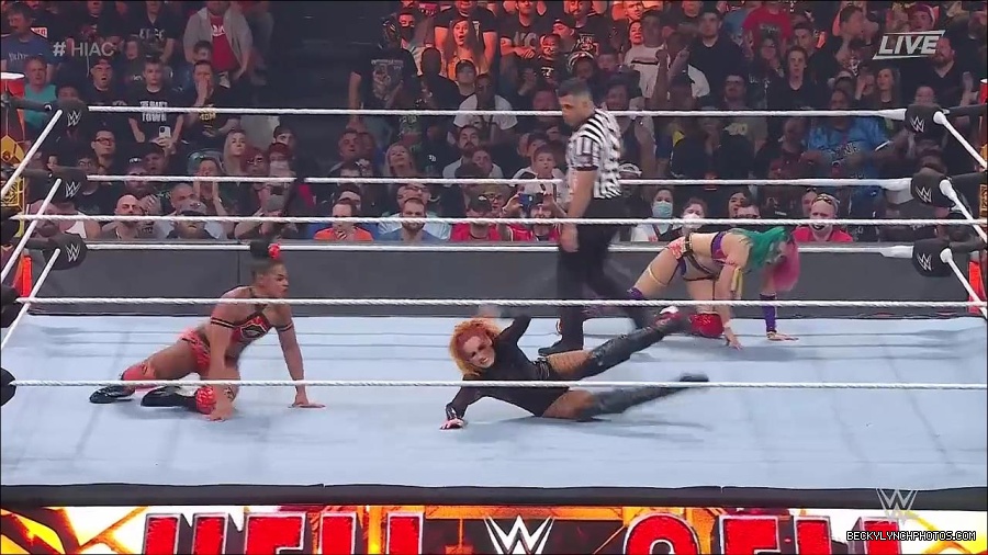 WWE_Hell_In_A_Cell_2022_720p_WEB_h264-HEEL_mp4_001394787.jpg
