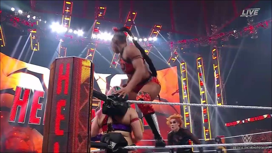 WWE_Hell_In_A_Cell_2022_720p_WEB_h264-HEEL_mp4_001415587.jpg