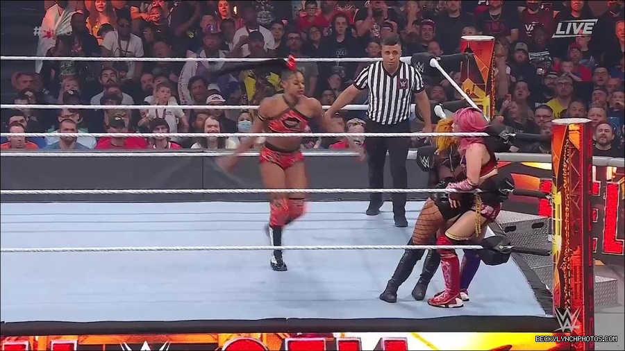 WWE_Hell_In_A_Cell_2022_720p_WEB_h264-HEEL_mp4_001418387.jpg