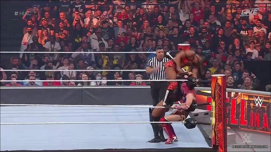 WWE_Hell_In_A_Cell_2022_720p_WEB_h264-HEEL_mp4_001427187.jpg