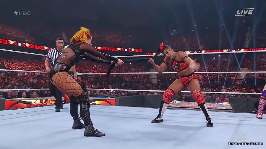 WWE_Hell_In_A_Cell_2022_720p_WEB_h264-HEEL_mp4_001435187.jpg