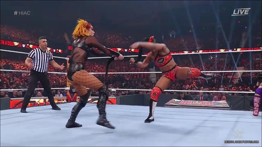 WWE_Hell_In_A_Cell_2022_720p_WEB_h264-HEEL_mp4_001437187.jpg