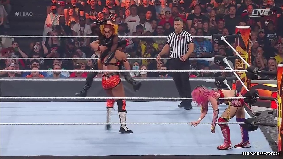 WWE_Hell_In_A_Cell_2022_720p_WEB_h264-HEEL_mp4_001440787.jpg