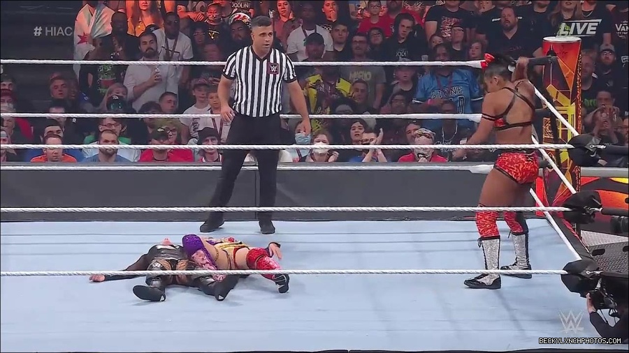 WWE_Hell_In_A_Cell_2022_720p_WEB_h264-HEEL_mp4_001451587.jpg