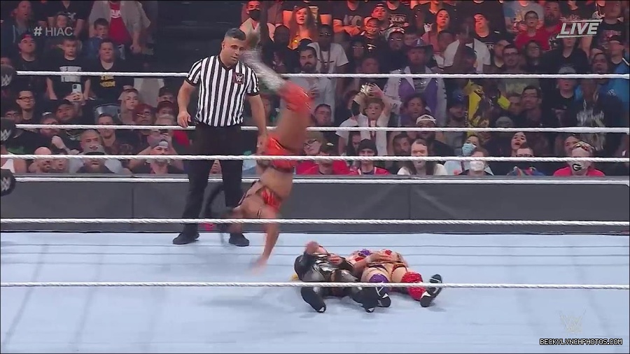 WWE_Hell_In_A_Cell_2022_720p_WEB_h264-HEEL_mp4_001457587.jpg