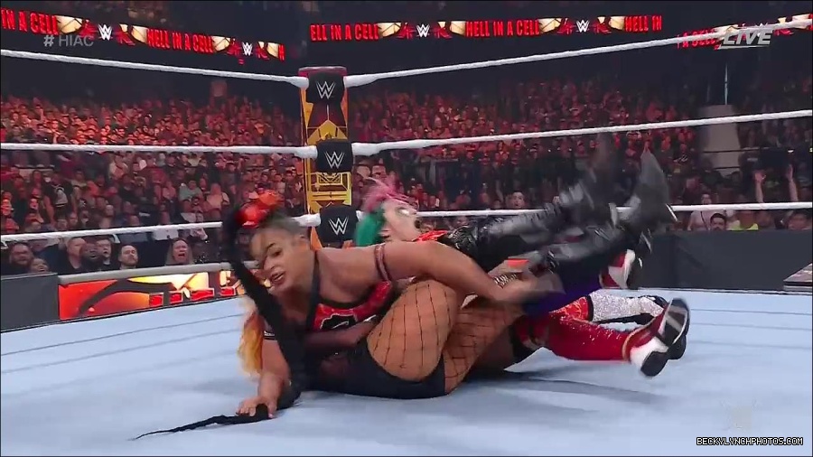WWE_Hell_In_A_Cell_2022_720p_WEB_h264-HEEL_mp4_001458387.jpg