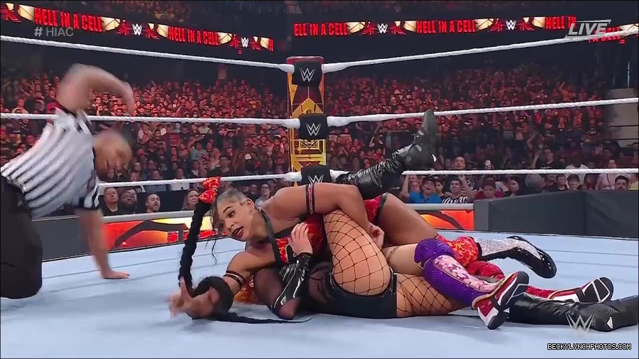 WWE_Hell_In_A_Cell_2022_720p_WEB_h264-HEEL_mp4_001460387.jpg