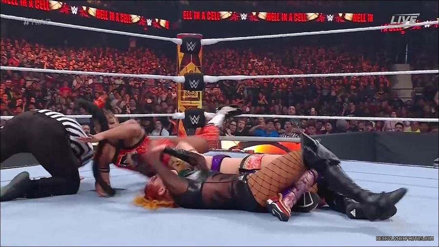 WWE_Hell_In_A_Cell_2022_720p_WEB_h264-HEEL_mp4_001461587.jpg
