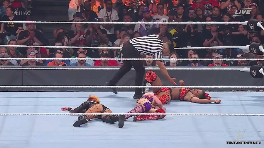 WWE_Hell_In_A_Cell_2022_720p_WEB_h264-HEEL_mp4_001482387.jpg