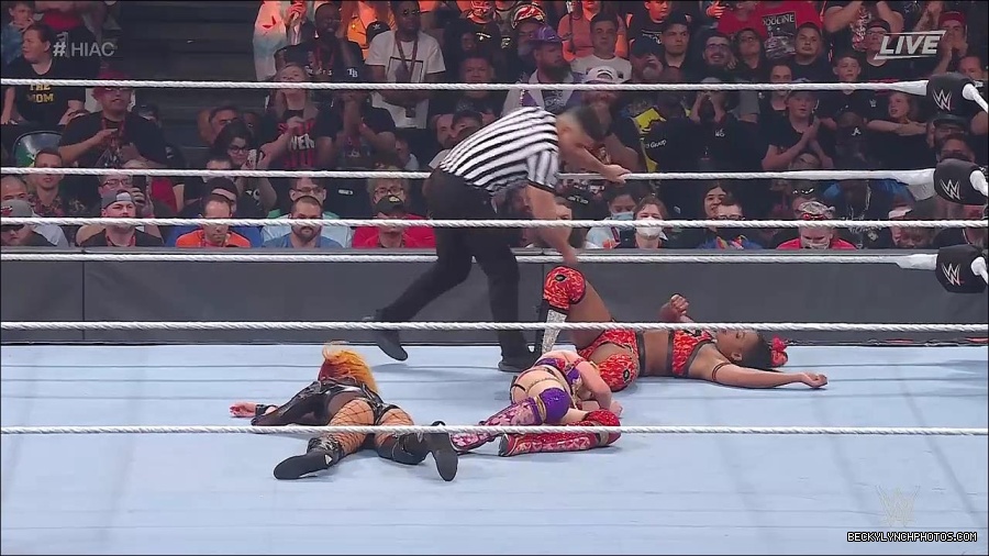 WWE_Hell_In_A_Cell_2022_720p_WEB_h264-HEEL_mp4_001482787.jpg