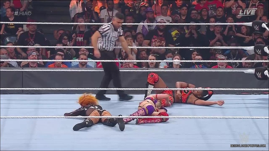 WWE_Hell_In_A_Cell_2022_720p_WEB_h264-HEEL_mp4_001483187.jpg