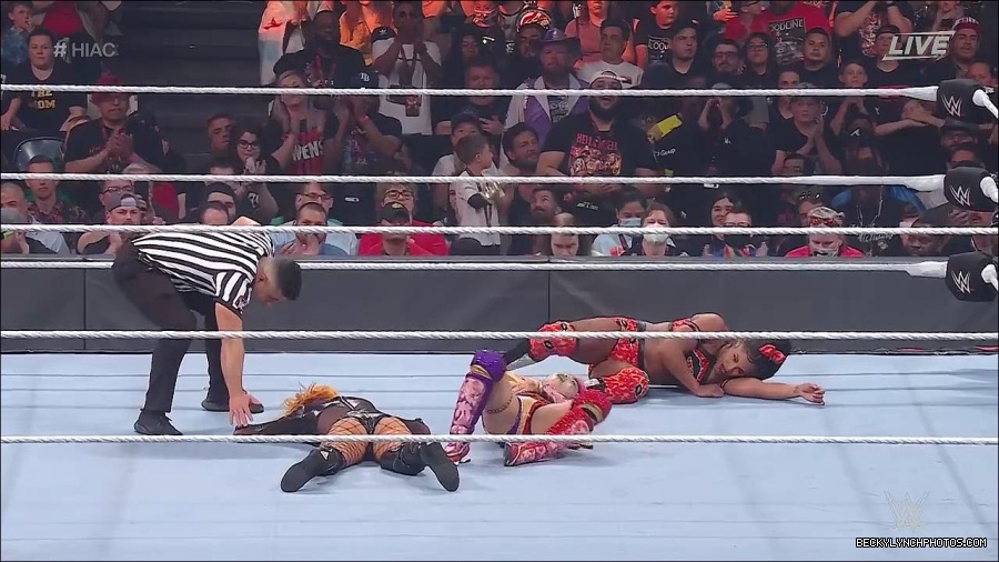 WWE_Hell_In_A_Cell_2022_720p_WEB_h264-HEEL_mp4_001485187.jpg