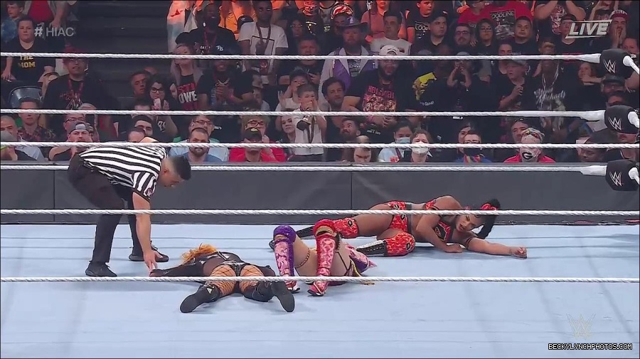 WWE_Hell_In_A_Cell_2022_720p_WEB_h264-HEEL_mp4_001485987.jpg
