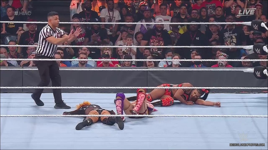 WWE_Hell_In_A_Cell_2022_720p_WEB_h264-HEEL_mp4_001486787.jpg