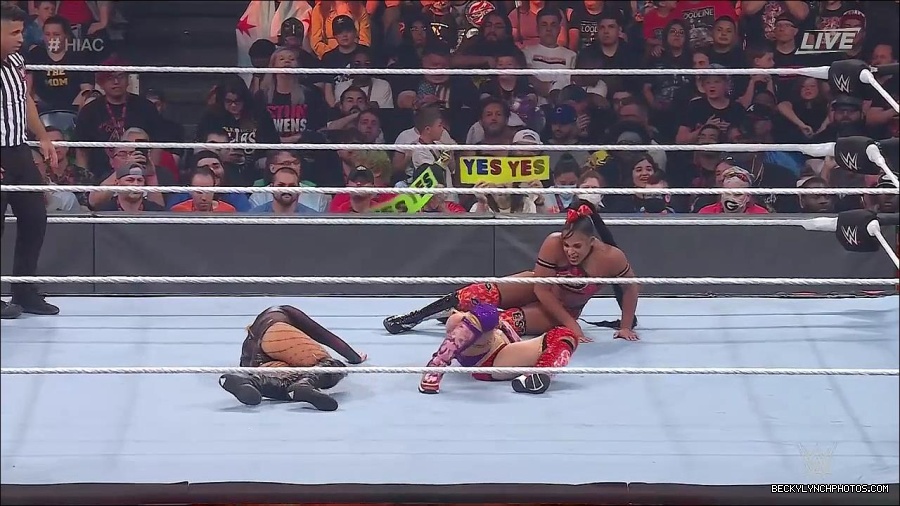 WWE_Hell_In_A_Cell_2022_720p_WEB_h264-HEEL_mp4_001491987.jpg