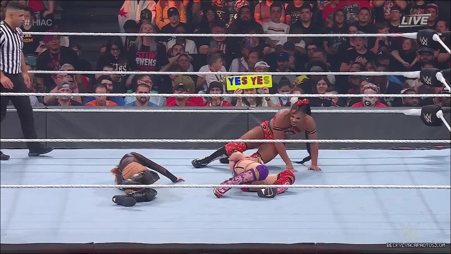 WWE_Hell_In_A_Cell_2022_720p_WEB_h264-HEEL_mp4_001492387.jpg