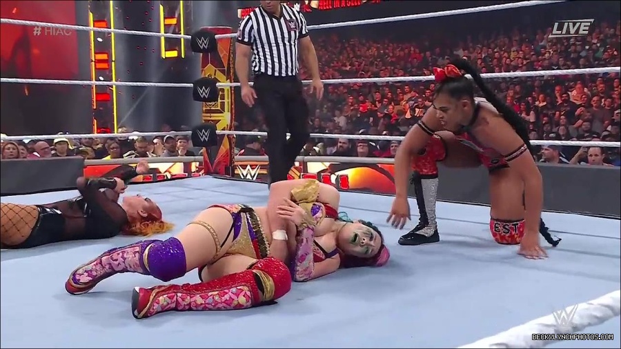 WWE_Hell_In_A_Cell_2022_720p_WEB_h264-HEEL_mp4_001493587.jpg