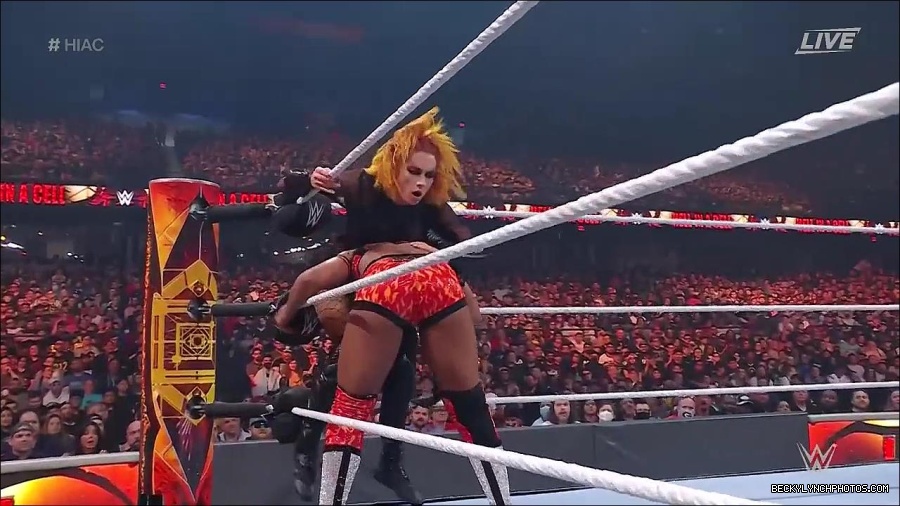 WWE_Hell_In_A_Cell_2022_720p_WEB_h264-HEEL_mp4_001504787.jpg