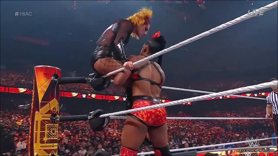 WWE_Hell_In_A_Cell_2022_720p_WEB_h264-HEEL_mp4_001507987.jpg