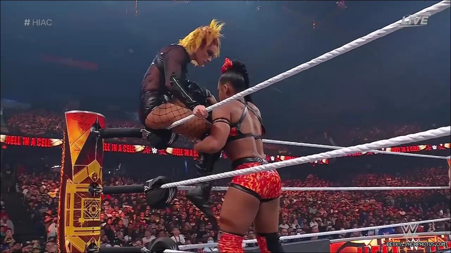WWE_Hell_In_A_Cell_2022_720p_WEB_h264-HEEL_mp4_001508387.jpg