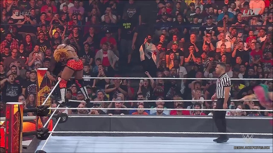 WWE_Hell_In_A_Cell_2022_720p_WEB_h264-HEEL_mp4_001520387.jpg