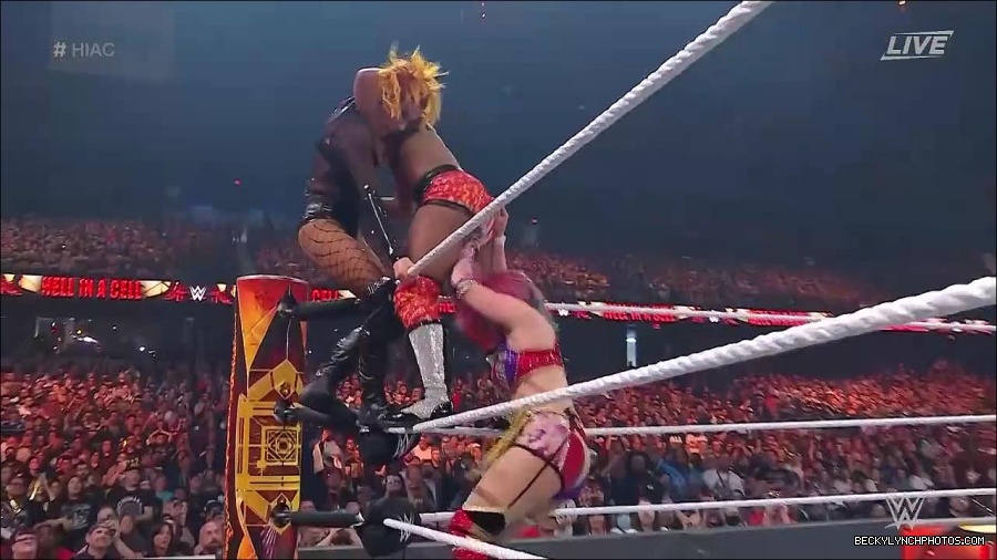 WWE_Hell_In_A_Cell_2022_720p_WEB_h264-HEEL_mp4_001521987.jpg