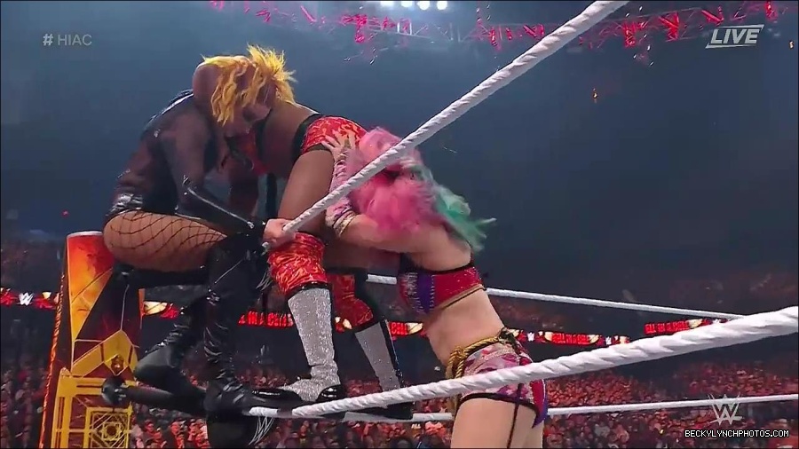 WWE_Hell_In_A_Cell_2022_720p_WEB_h264-HEEL_mp4_001523587.jpg