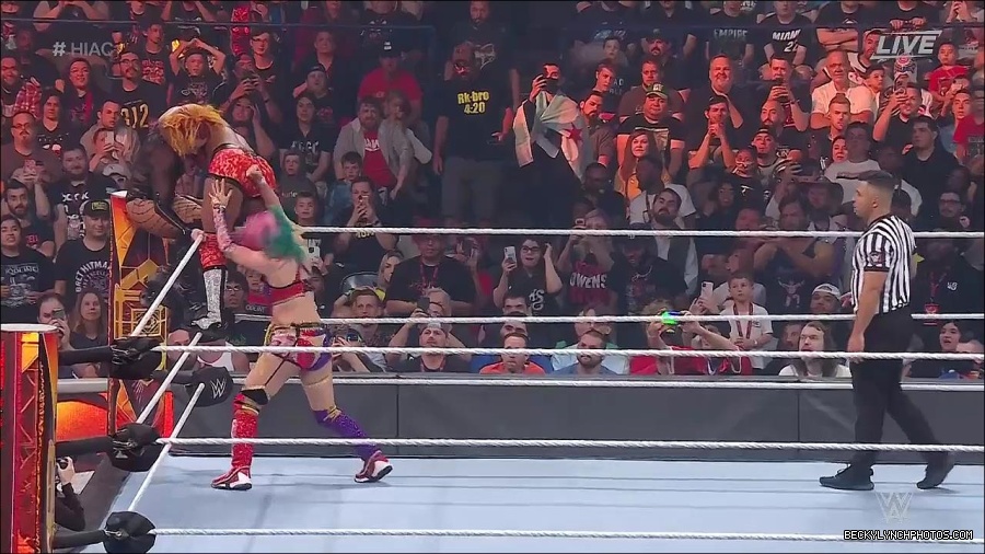 WWE_Hell_In_A_Cell_2022_720p_WEB_h264-HEEL_mp4_001524387.jpg