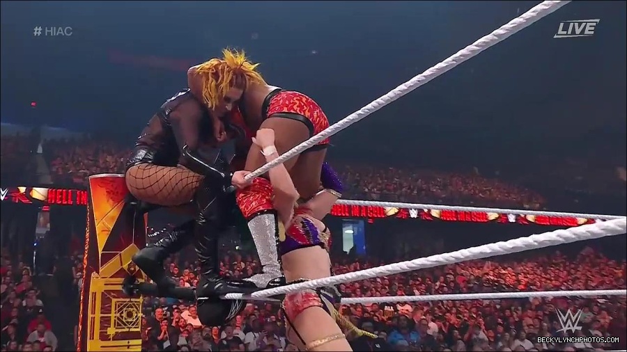 WWE_Hell_In_A_Cell_2022_720p_WEB_h264-HEEL_mp4_001526787.jpg