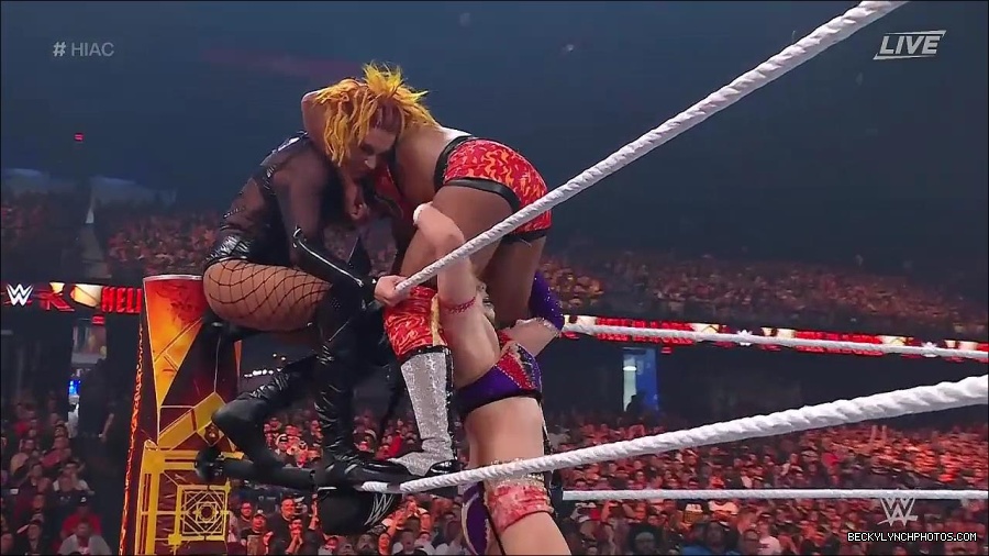 WWE_Hell_In_A_Cell_2022_720p_WEB_h264-HEEL_mp4_001527187.jpg