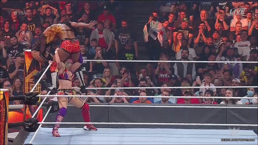 WWE_Hell_In_A_Cell_2022_720p_WEB_h264-HEEL_mp4_001528387.jpg