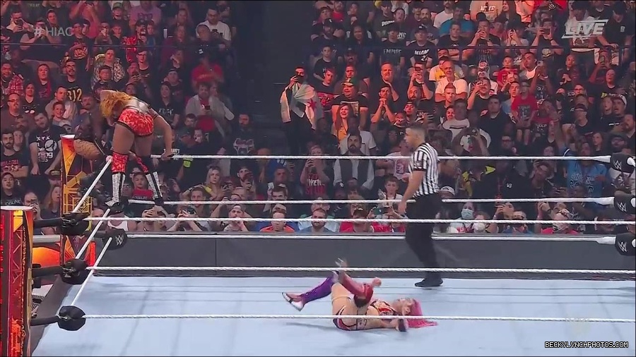 WWE_Hell_In_A_Cell_2022_720p_WEB_h264-HEEL_mp4_001535187.jpg