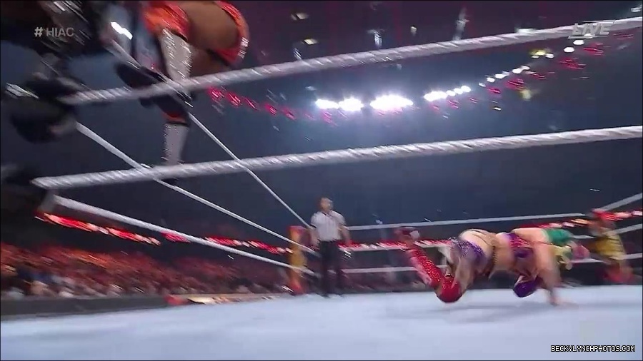 WWE_Hell_In_A_Cell_2022_720p_WEB_h264-HEEL_mp4_001539987.jpg
