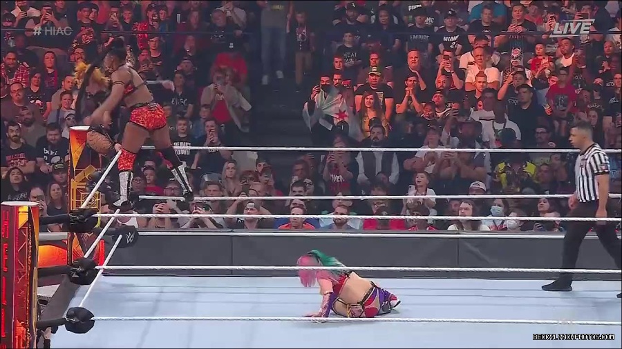 WWE_Hell_In_A_Cell_2022_720p_WEB_h264-HEEL_mp4_001543987.jpg