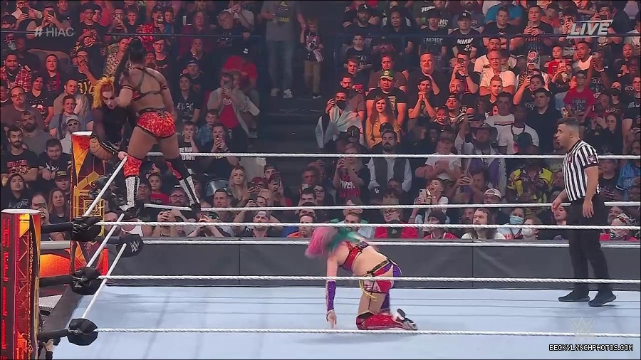 WWE_Hell_In_A_Cell_2022_720p_WEB_h264-HEEL_mp4_001544787.jpg