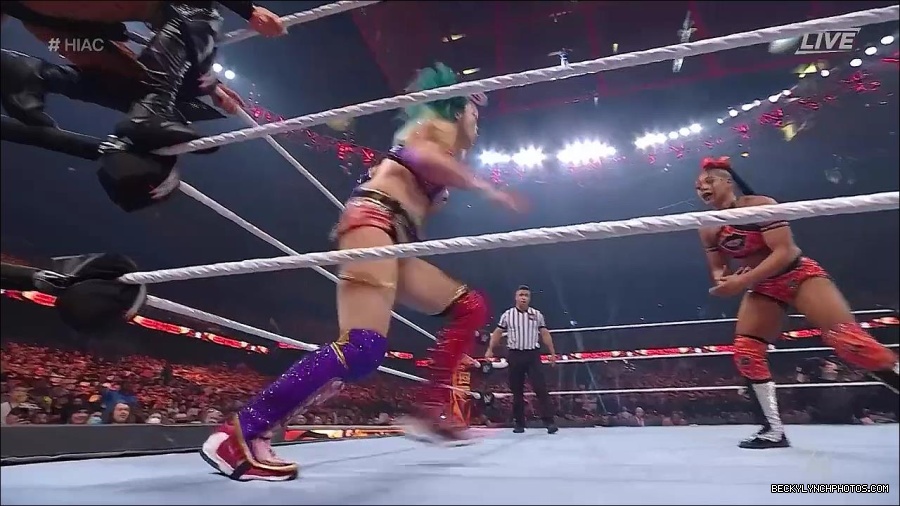 WWE_Hell_In_A_Cell_2022_720p_WEB_h264-HEEL_mp4_001548387.jpg