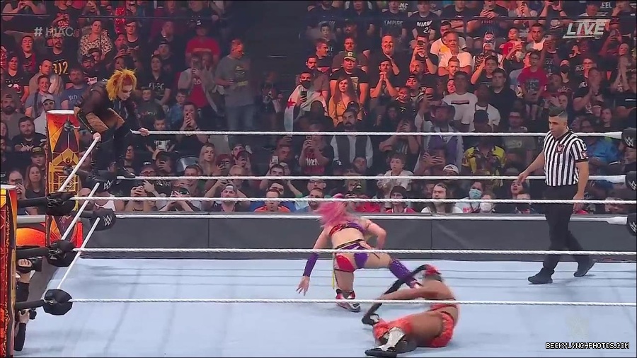 WWE_Hell_In_A_Cell_2022_720p_WEB_h264-HEEL_mp4_001551187.jpg