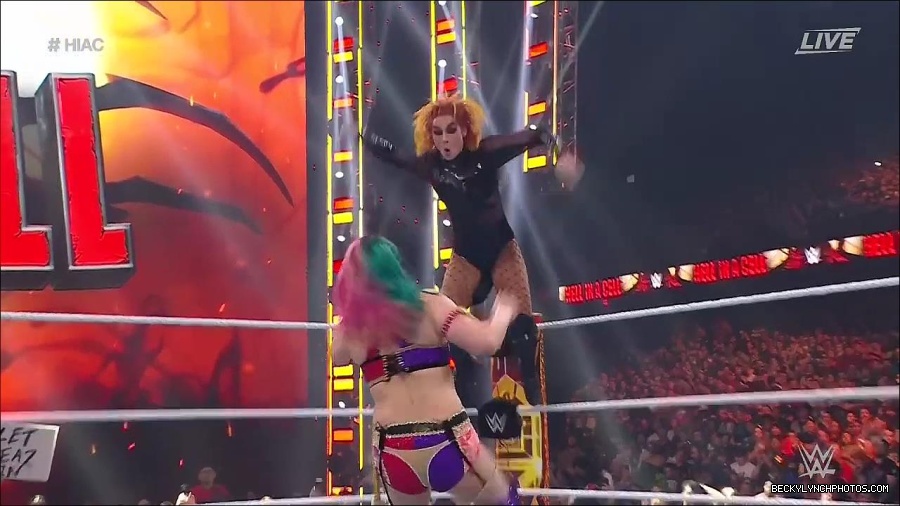 WWE_Hell_In_A_Cell_2022_720p_WEB_h264-HEEL_mp4_001552787.jpg
