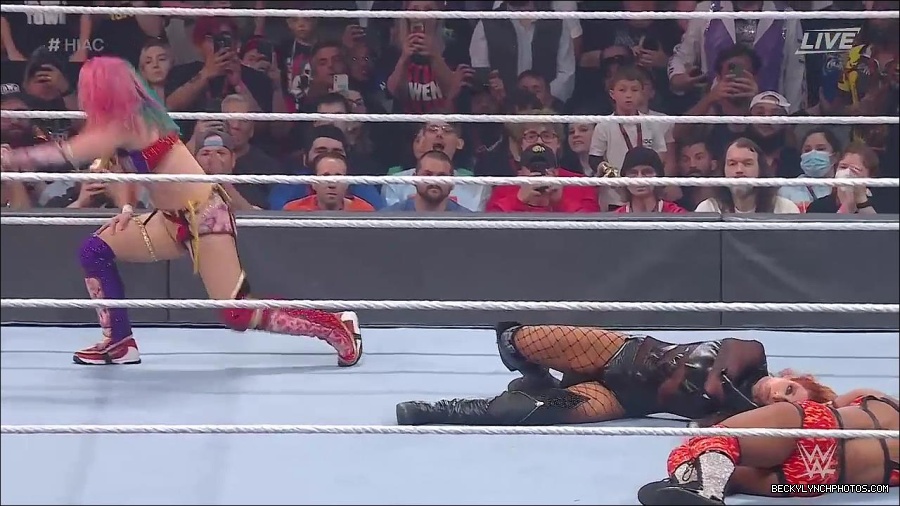 WWE_Hell_In_A_Cell_2022_720p_WEB_h264-HEEL_mp4_001557187.jpg