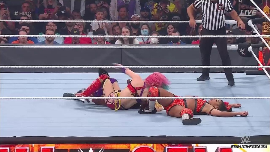 WWE_Hell_In_A_Cell_2022_720p_WEB_h264-HEEL_mp4_001570387.jpg