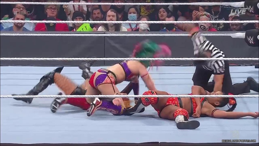 WWE_Hell_In_A_Cell_2022_720p_WEB_h264-HEEL_mp4_001573187.jpg