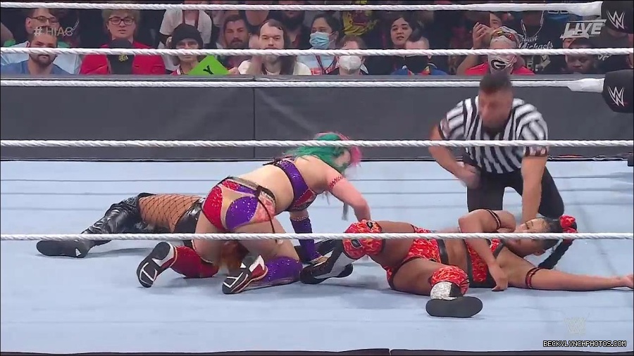 WWE_Hell_In_A_Cell_2022_720p_WEB_h264-HEEL_mp4_001573587.jpg