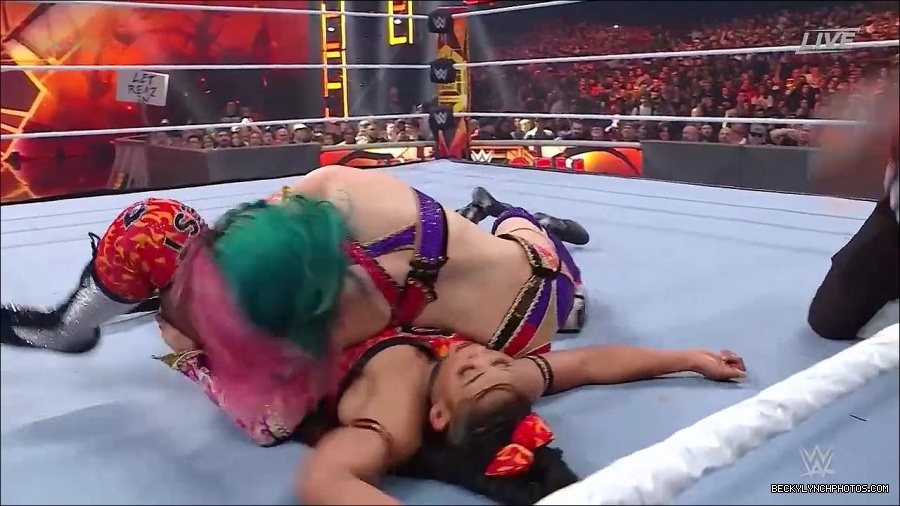 WWE_Hell_In_A_Cell_2022_720p_WEB_h264-HEEL_mp4_001575587.jpg