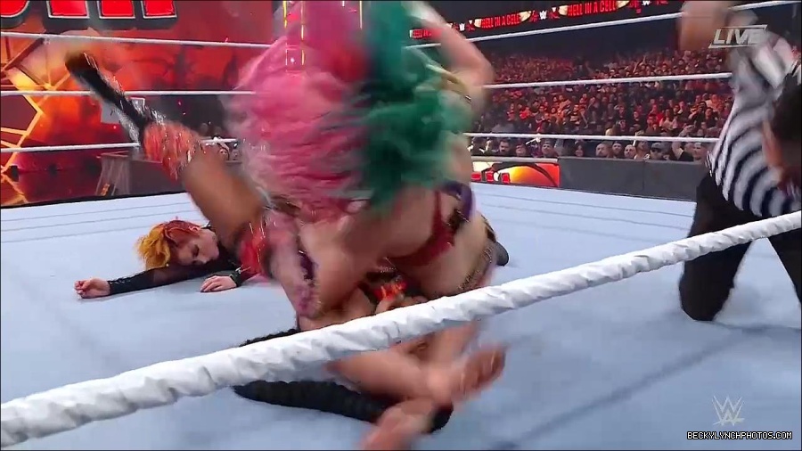 WWE_Hell_In_A_Cell_2022_720p_WEB_h264-HEEL_mp4_001577187.jpg