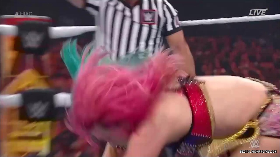 WWE_Hell_In_A_Cell_2022_720p_WEB_h264-HEEL_mp4_001579987.jpg