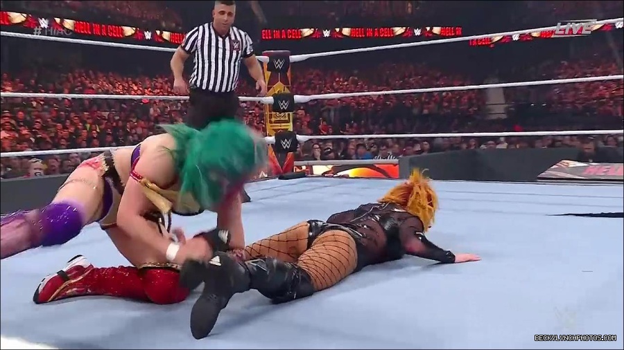 WWE_Hell_In_A_Cell_2022_720p_WEB_h264-HEEL_mp4_001581987.jpg